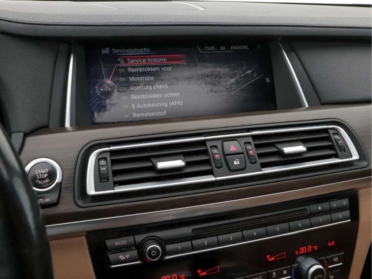 740d xDrive M-Sport-Styling Aut. *PANO | LEATHER | FULL-LED | TOPVIEW | NAVI-FULLMAP | SOFTCLOSE | HEAD-UP | HARMAN/KARDON | KEYLESS | CRUISE | HEATED-SPORTSEATS | LANE-ASSIST | MEMORY-PACK 
