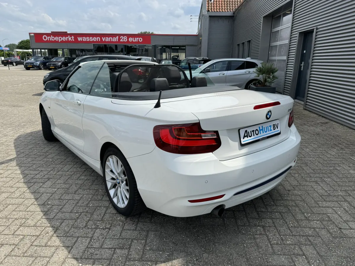 218i Executive Sport Line Leer Navigatie PDC Xenon Climate Control Stuurverwarming Stoelverwarming