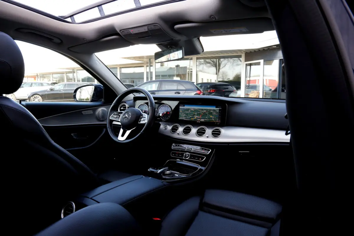 300 de Premium Plus Plug in Hybride 9-G Aut.*BTW*Perfect MB Onderh.*Panodak/Leder/Stoelverw./Burmester/ACC/Xenon/LED/Elek. Klep/Dodehoek/Rijstrook/Apple Carplay-Android/Camera/Parkeersens.V+