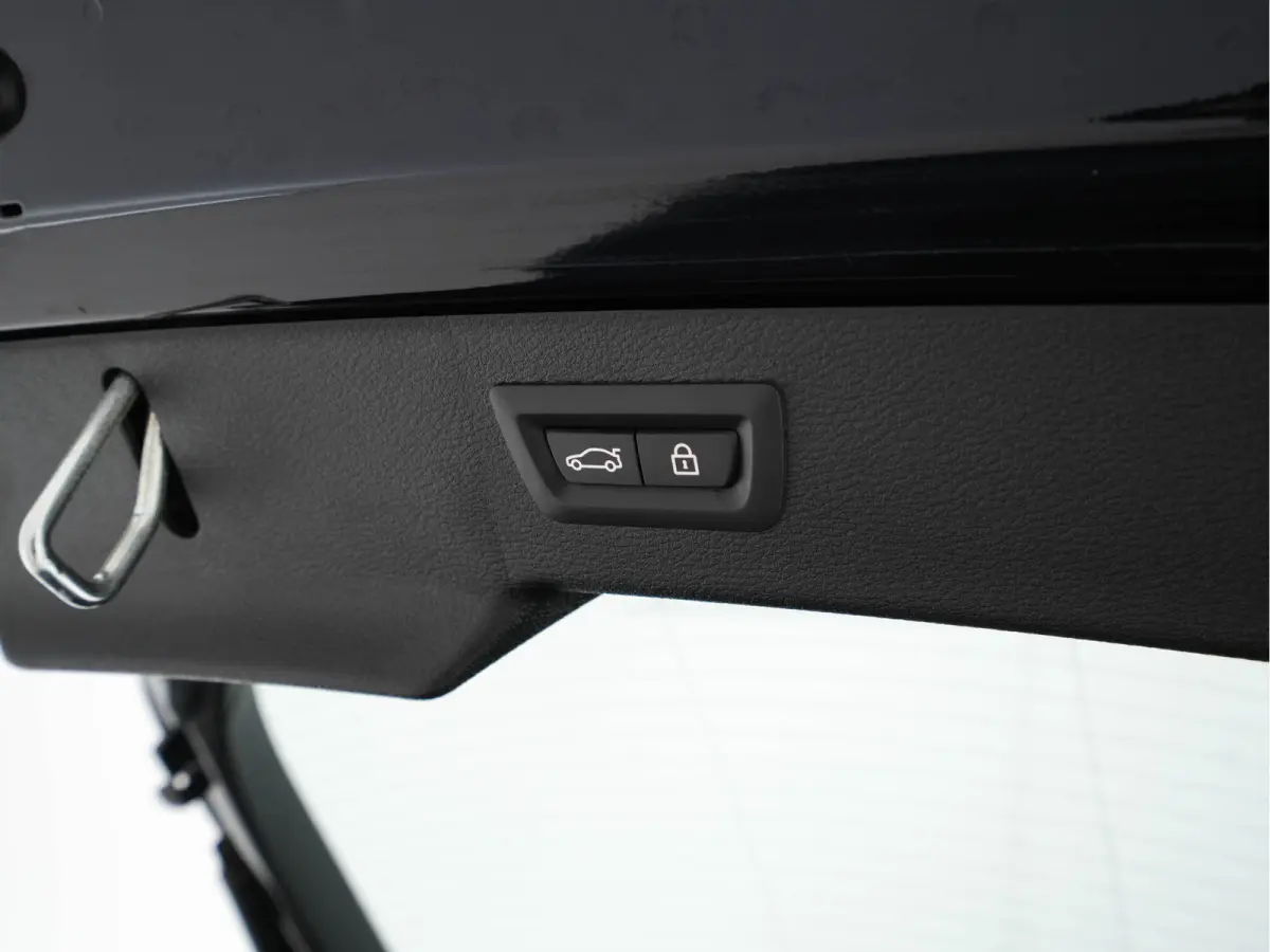 M Sport-Styling Innovation-Pack [ CHIP-TUNING 680-PK/850-Nm ] Aut. *LEATHER | NIGHTVISION | TOPVIEW | MEMORY-PACK | HARMAN/KARDON-AUDIO | HEAD-UP | SOFTCLOSE |  BLINDSPOT | DAB+ | FULL-LED |