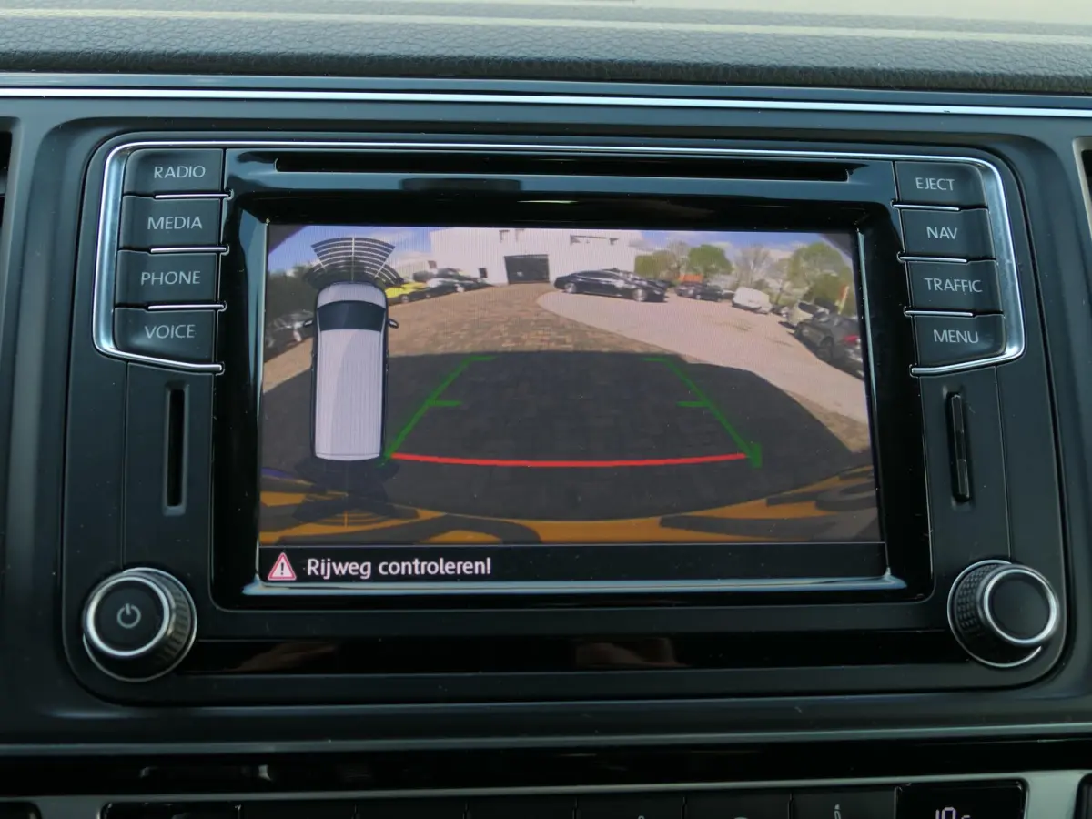 Multivan 2.0 TDI L1H1 Highline | Elektrische alcantara stoelen | Apple-/Android Carplay | ACC | Trekhaak | Standkachel | Achteruitrijcamera