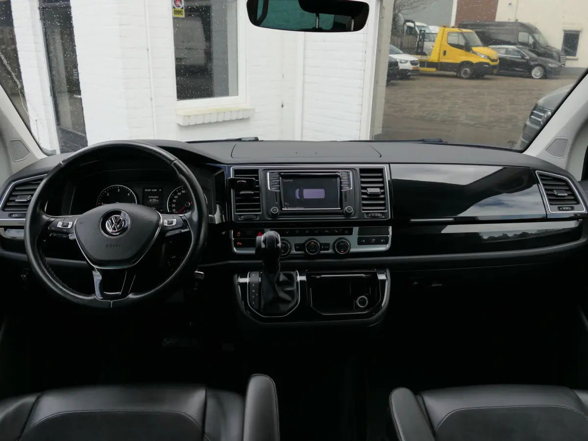 Multivan 2.0 TDI L1H1 Highline | Elektrische alcantara stoelen | Apple-/Android Carplay | ACC | Trekhaak | Standkachel | Achteruitrijcamera
