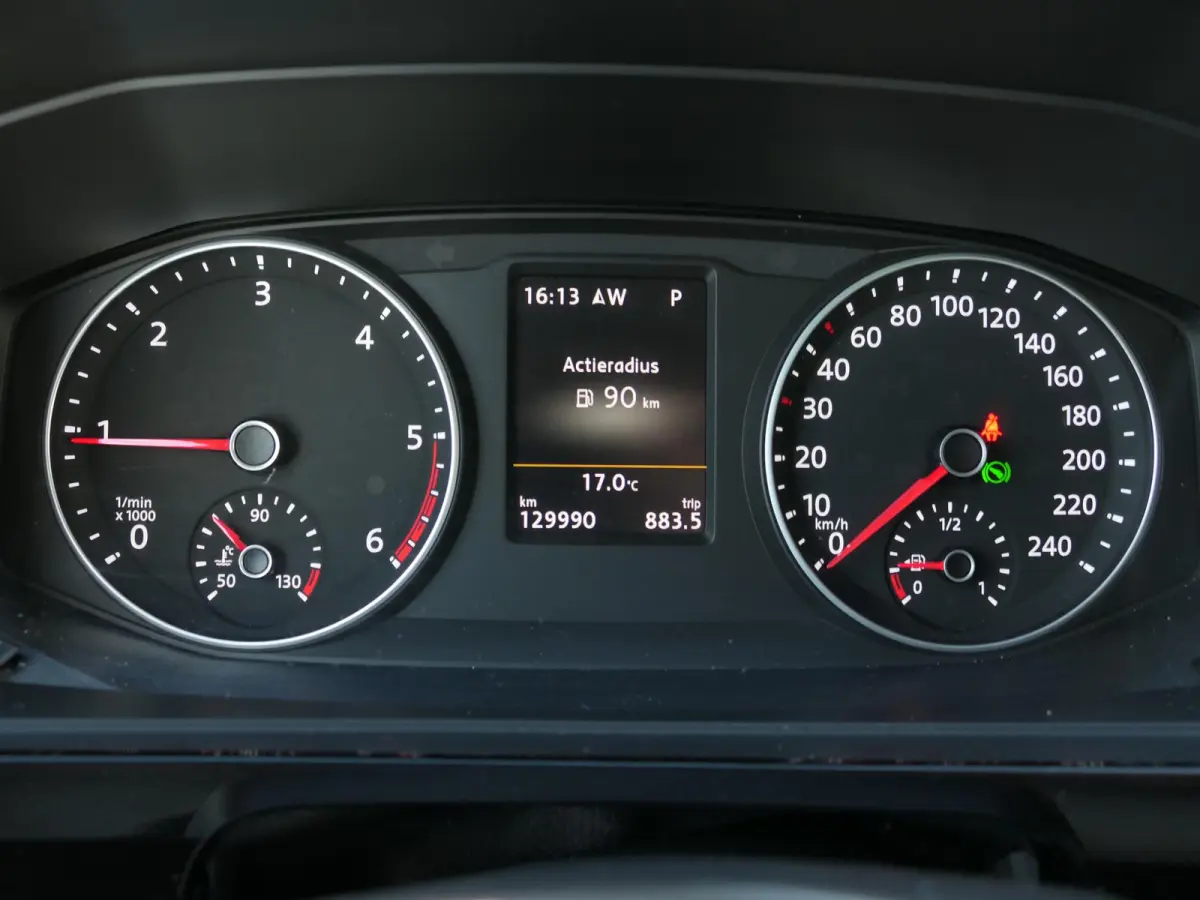 Multivan 2.0 TDI L1H1 Highline | Elektrische alcantara stoelen | Apple-/Android Carplay | ACC | Trekhaak | Standkachel | Achteruitrijcamera
