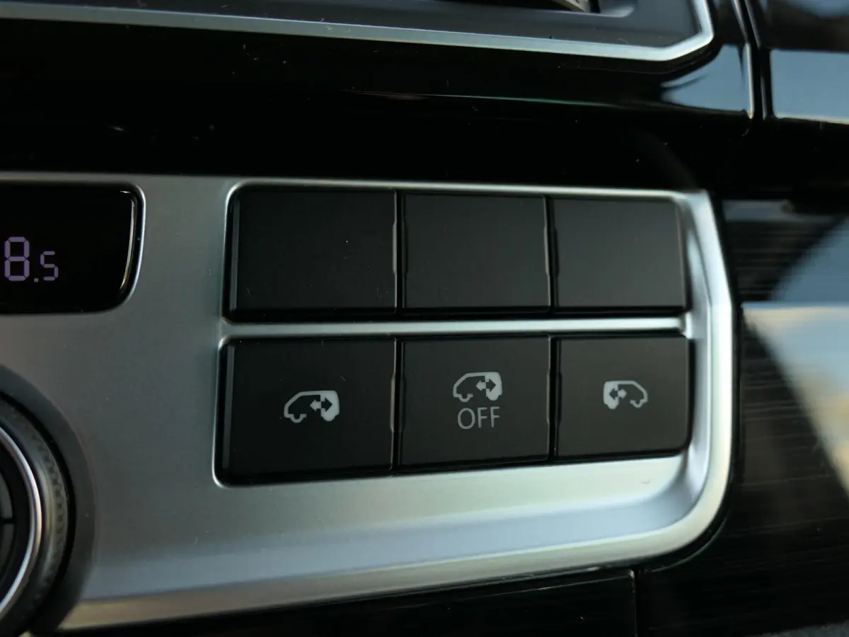 Multivan 2.0 TDI L1H1 Highline | Elektrische alcantara stoelen | Apple-/Android Carplay | ACC | Trekhaak | Standkachel | Achteruitrijcamera