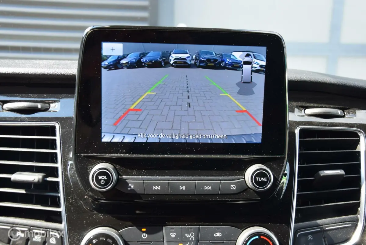 280 2.0 TDCI L1H1 Limited navi Apple carplay Cruise control
