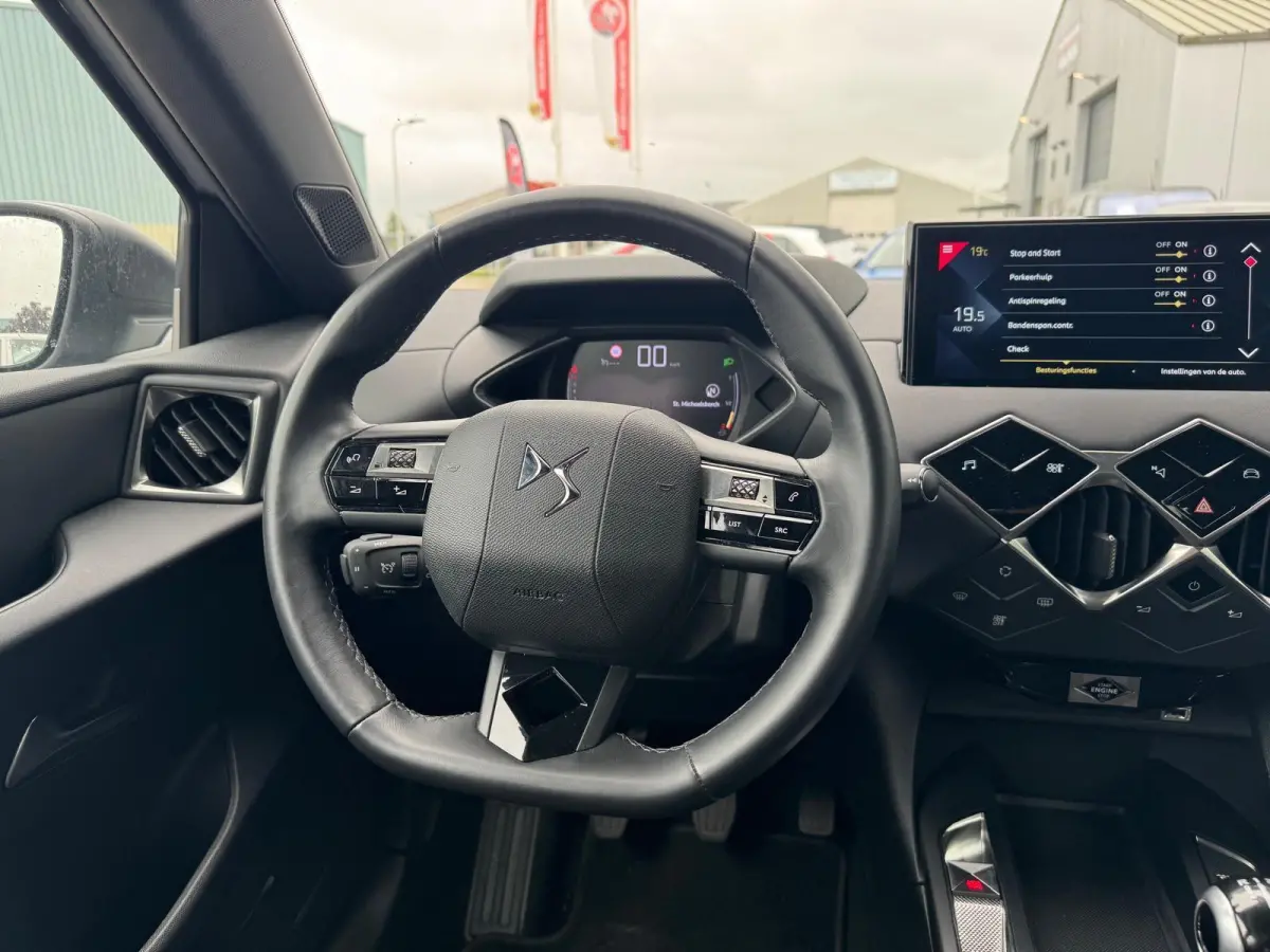 1.2 PureTech Montmartre|Navi|Cruise|PDC|AppleCarplay/Android Auto|Start/Stop|