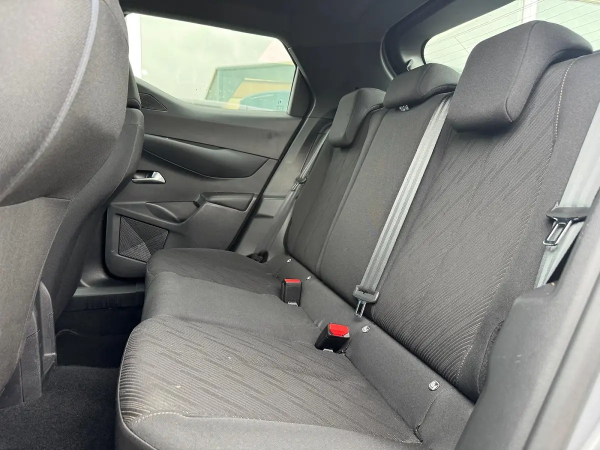 1.2 PureTech Montmartre|Navi|Cruise|PDC|AppleCarplay/Android Auto|Start/Stop|