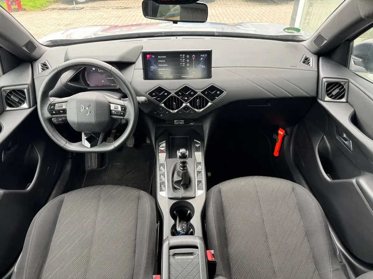 1.2 PureTech Montmartre|Navi|Cruise|PDC|AppleCarplay/Android Auto|Start/Stop|