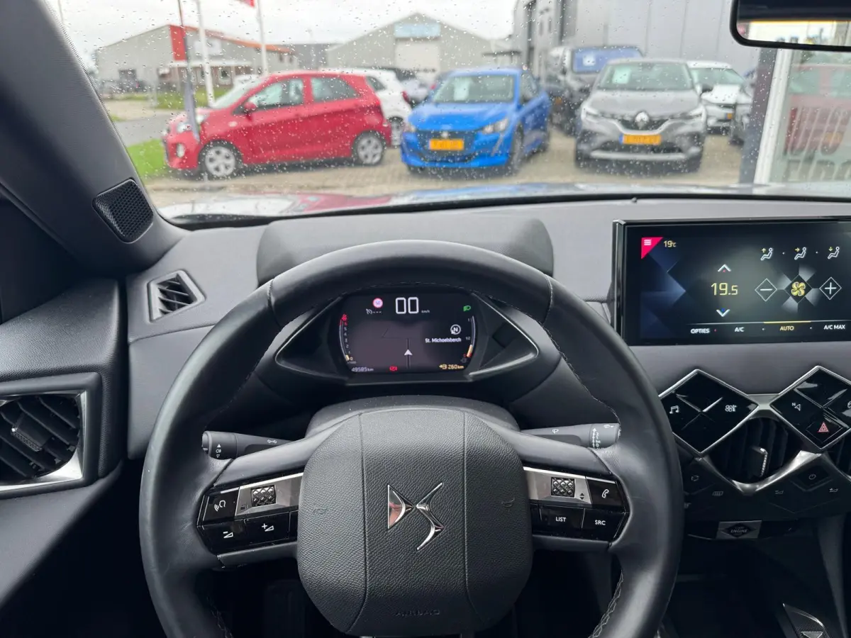 1.2 PureTech Montmartre|Navi|Cruise|PDC|AppleCarplay/Android Auto|Start/Stop|
