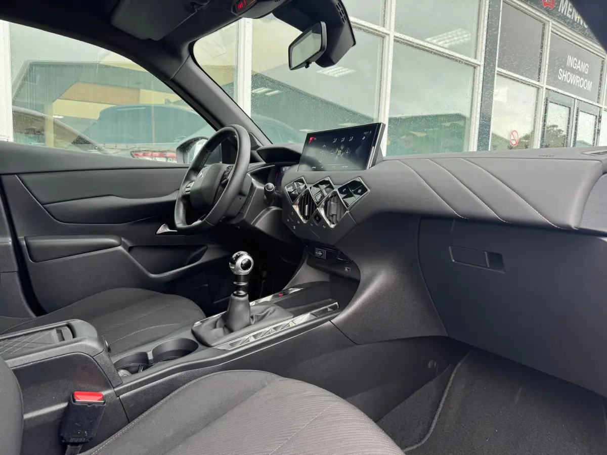 1.2 PureTech Montmartre|Navi|Cruise|PDC|AppleCarplay/Android Auto|Start/Stop|