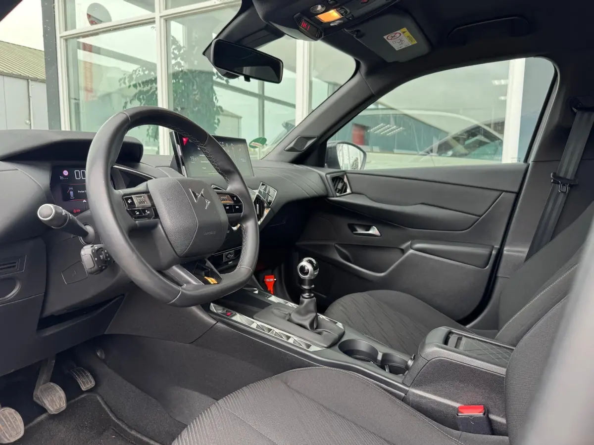 1.2 PureTech Montmartre|Navi|Cruise|PDC|AppleCarplay/Android Auto|Start/Stop|
