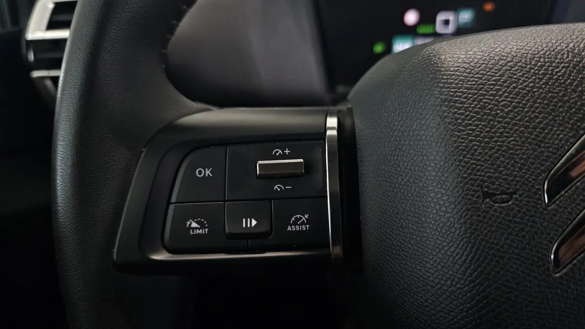 Feel 50 kWh Climate Control | Full Map Navigatie | Apple Carplay / Android Auto | Camera | Parkeersensoren | Bekleding Half Leder | 18" Lichtmetalen Velgen