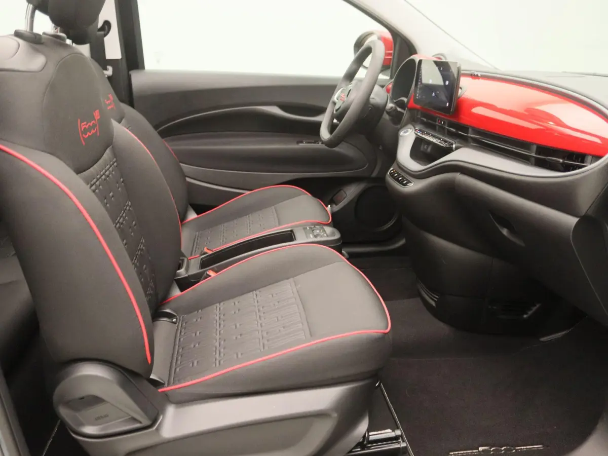 RED 24 kWh | Cabrio | 16" Lichtmetalen Velgen | Parkeersensoren |