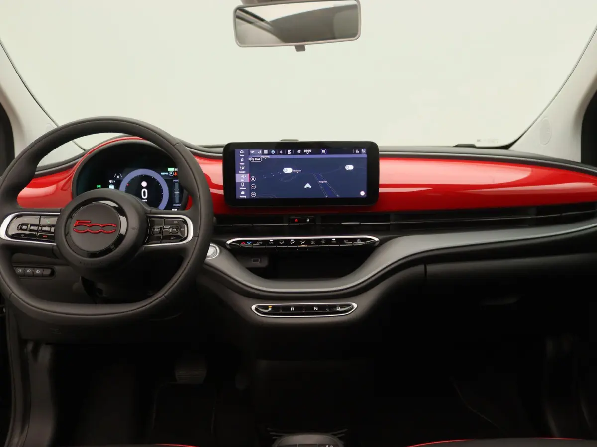 RED 24 kWh | Cabrio | 16" Lichtmetalen Velgen | Parkeersensoren |