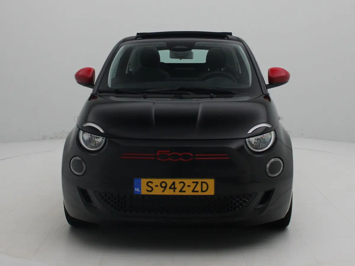 RED 24 kWh | Cabrio | 16" Lichtmetalen Velgen | Parkeersensoren |