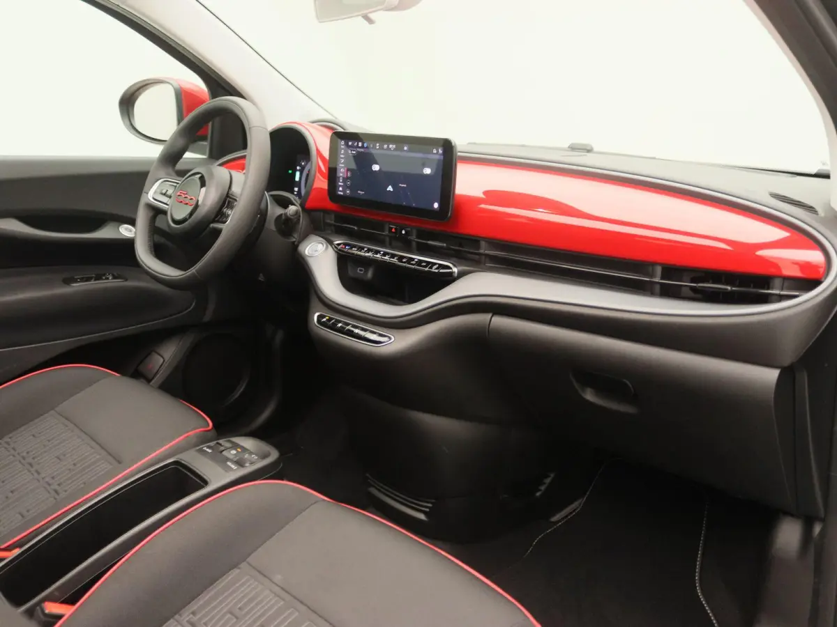 RED 24 kWh | Cabrio | 16" Lichtmetalen Velgen | Parkeersensoren |