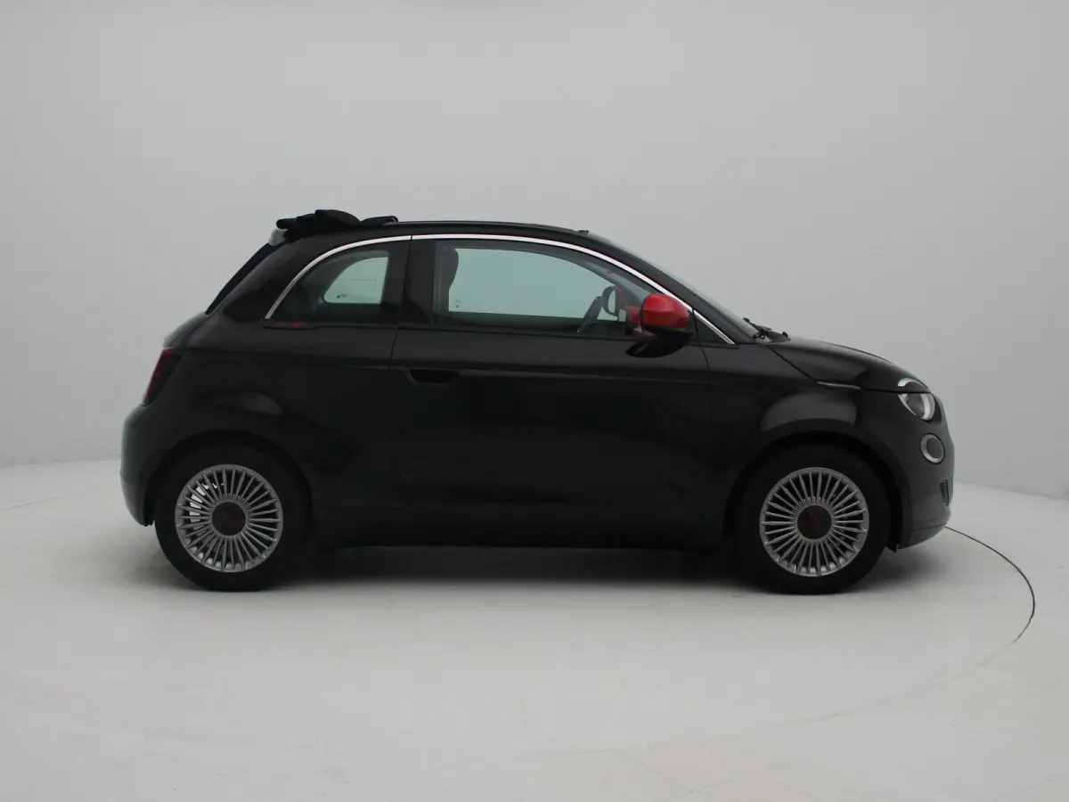 RED 24 kWh | Cabrio | 16" Lichtmetalen Velgen | Parkeersensoren |