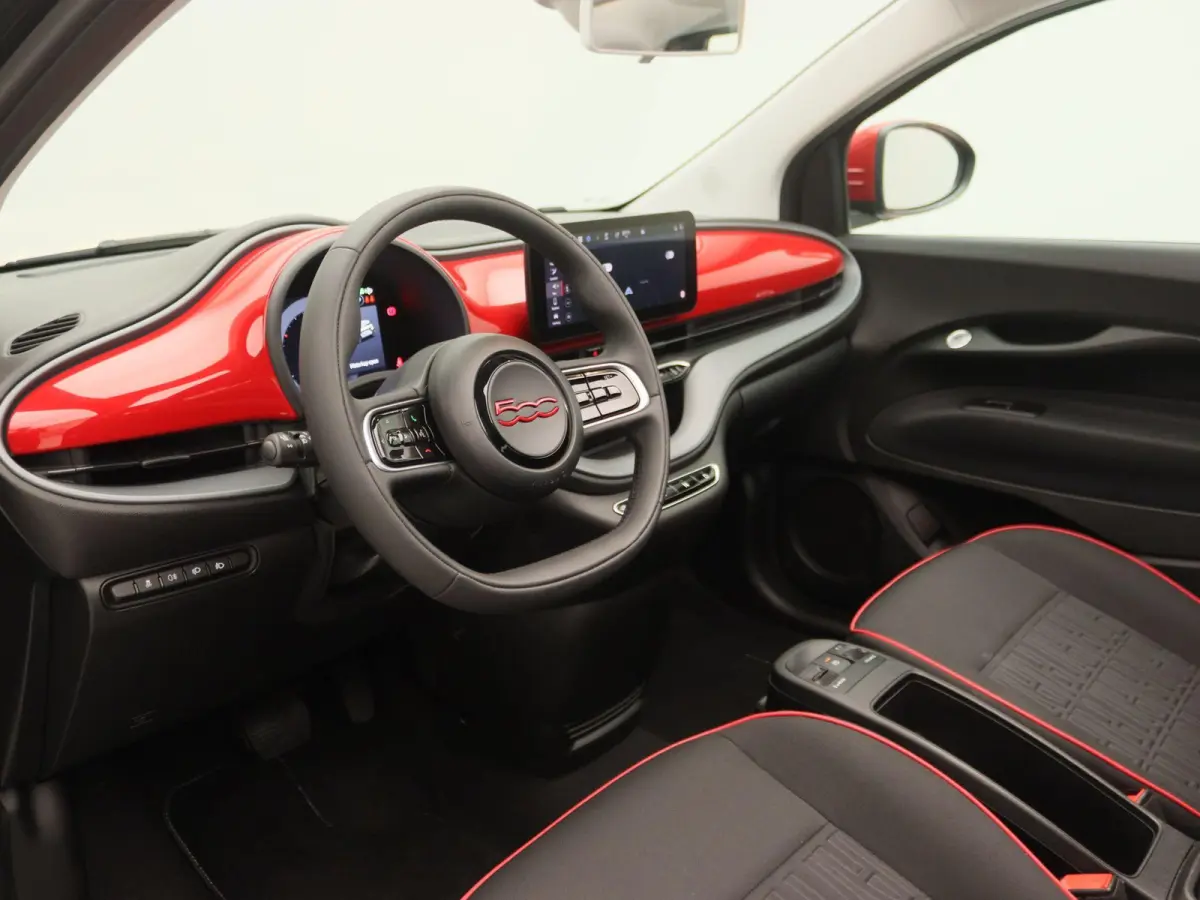 RED 24 kWh | Cabrio | 16" Lichtmetalen Velgen | Parkeersensoren |