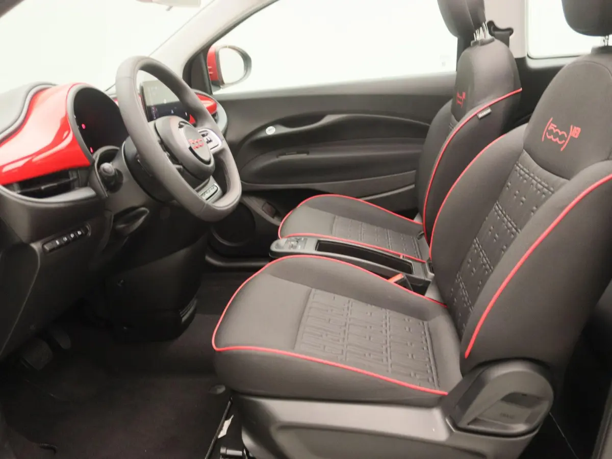 RED 24 kWh | Cabrio | 16" Lichtmetalen Velgen | Parkeersensoren |