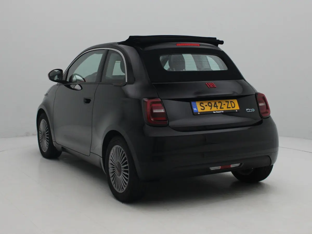 RED 24 kWh | Cabrio | 16" Lichtmetalen Velgen | Parkeersensoren |