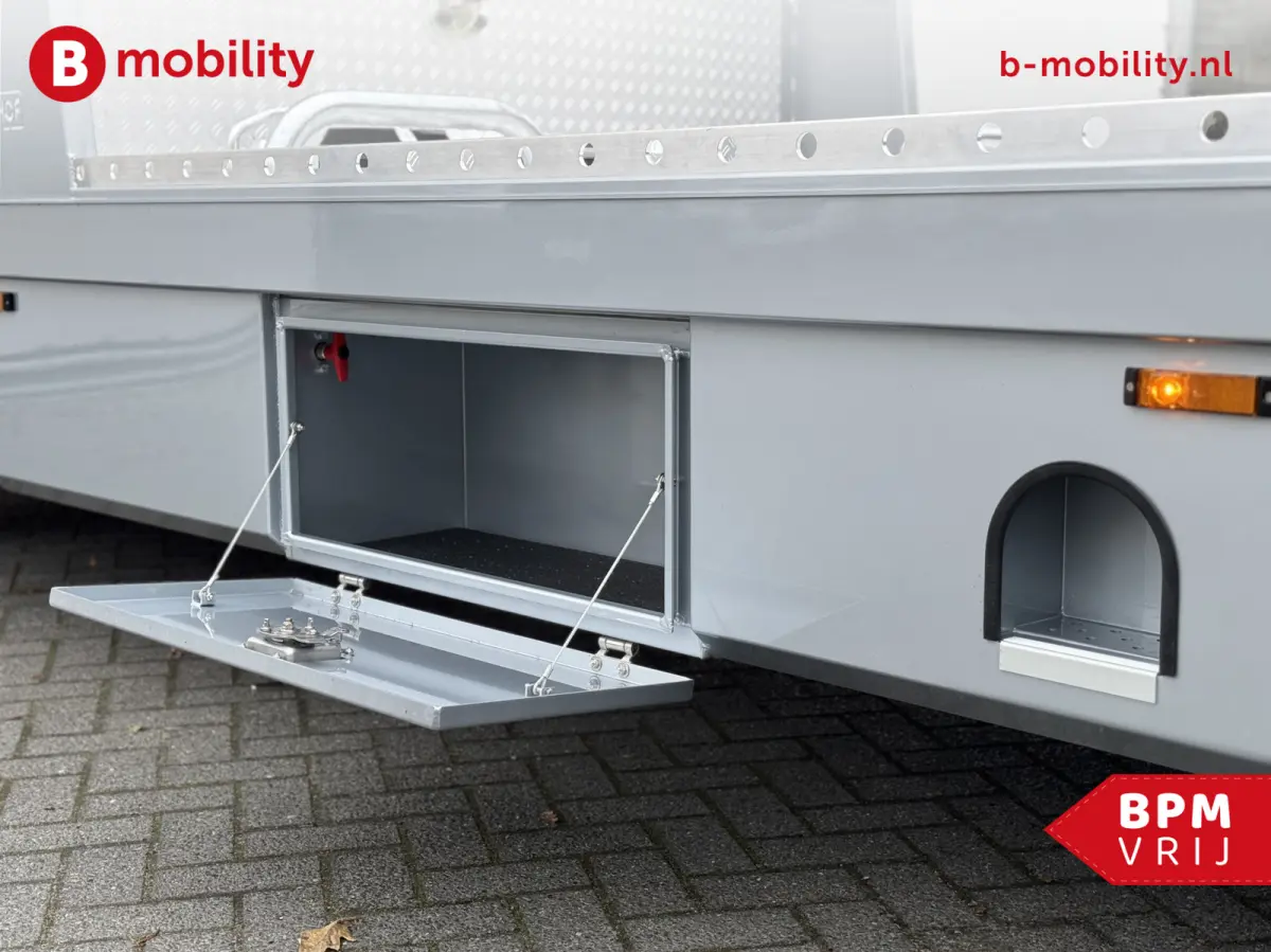 519 CDI Tijhof AluLiner V/A €32 Per Dag!! Luchtvering NIEUW! MJ.2025 Autotransporter/ Oprijwagen | Lier | 3-Zitplaatsen | AppleCarPlay | DAB | Adaptive Cruise Control | Navigatie | Trekhaa
