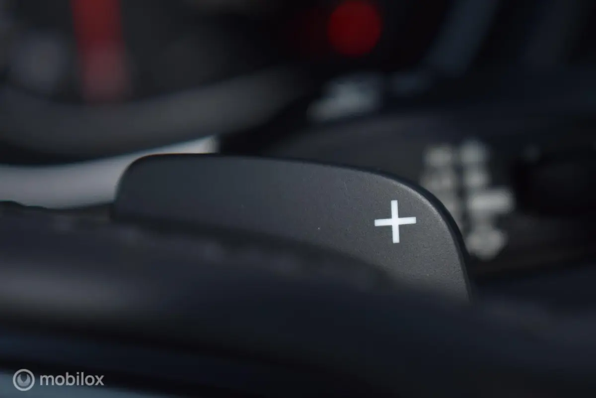 2.0 TFSI AUT. Sport Mythosschwarz 19" LMV Stoelverwarming Privacyglass Mooie auto!