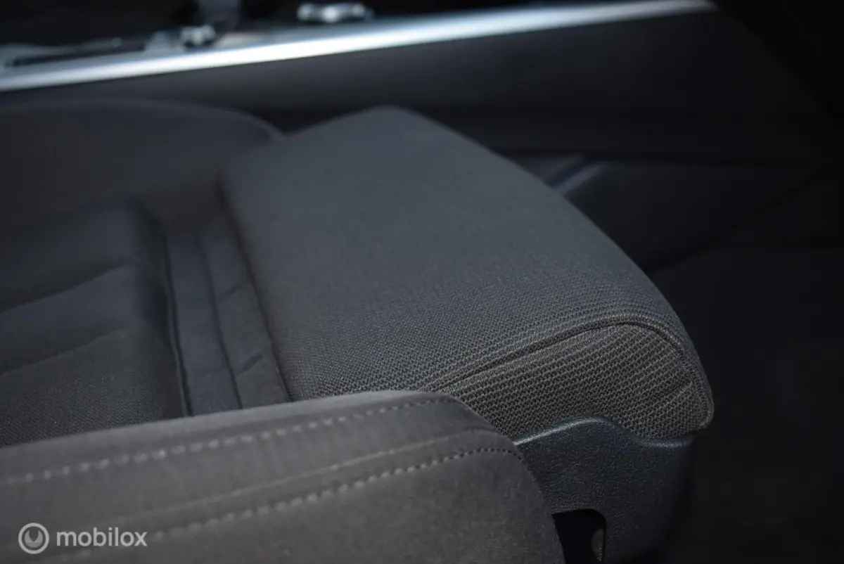 2.0 TFSI AUT. Sport Mythosschwarz 19" LMV Stoelverwarming Privacyglass Mooie auto!