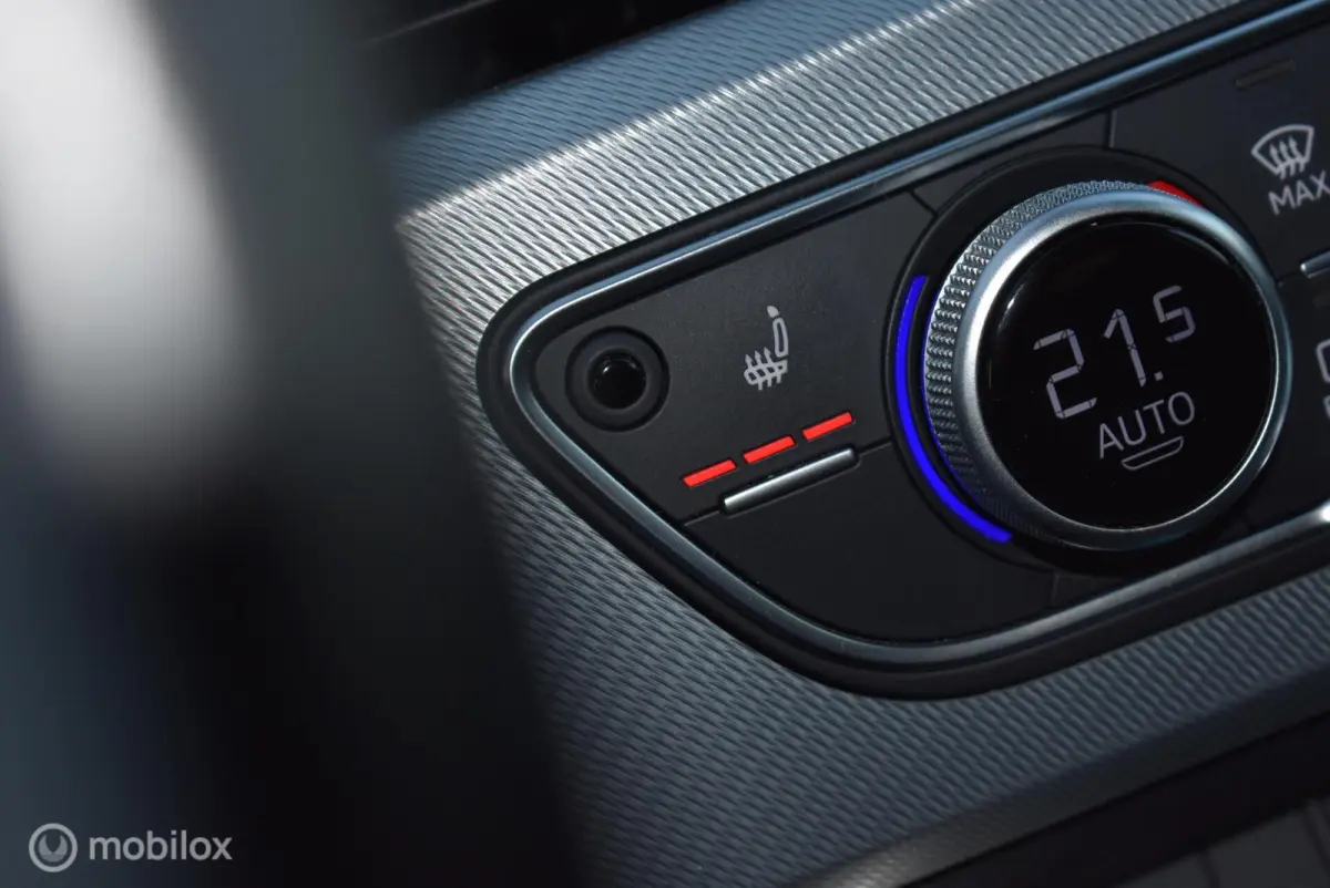 2.0 TFSI AUT. Sport Mythosschwarz 19" LMV Stoelverwarming Privacyglass Mooie auto!