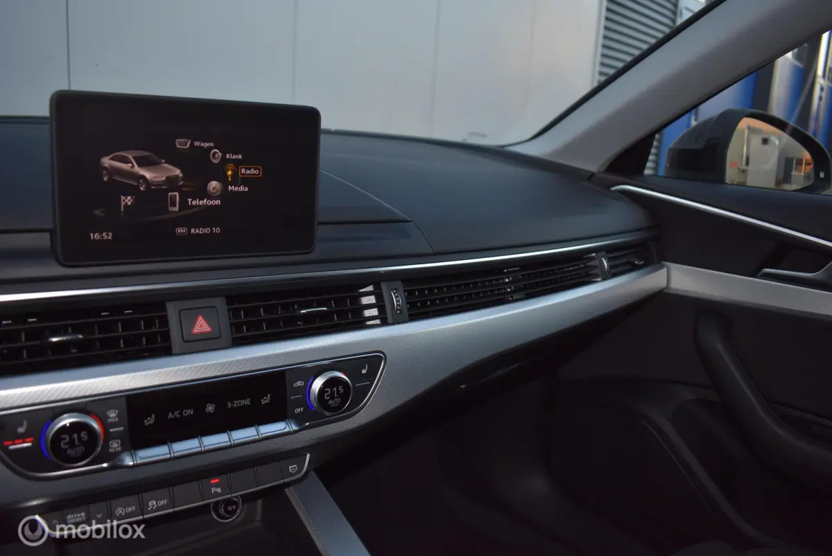 2.0 TFSI AUT. Sport Mythosschwarz 19" LMV Stoelverwarming Privacyglass Mooie auto!