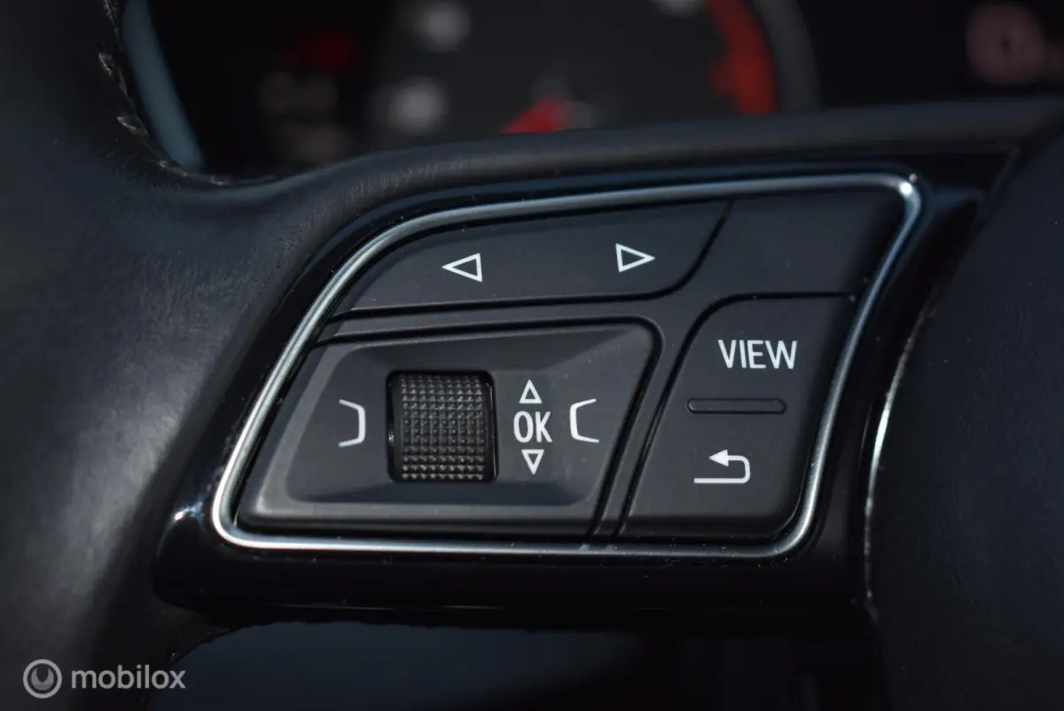 2.0 TFSI AUT. Sport Mythosschwarz 19" LMV Stoelverwarming Privacyglass Mooie auto!