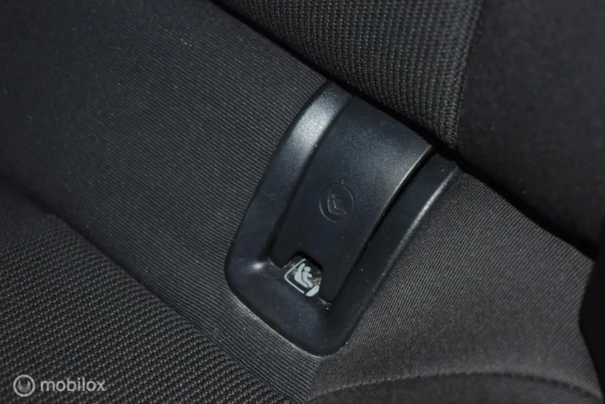 2.0 TFSI AUT. Sport Mythosschwarz 19" LMV Stoelverwarming Privacyglass Mooie auto!