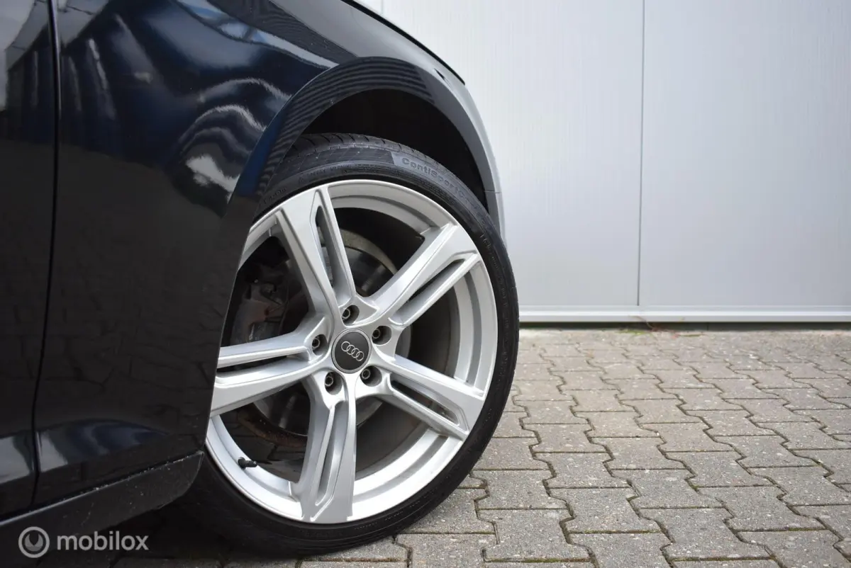 2.0 TFSI AUT. Sport Mythosschwarz 19" LMV Stoelverwarming Privacyglass Mooie auto!