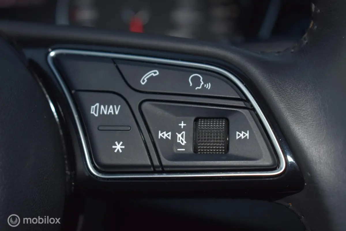 2.0 TFSI AUT. Sport Mythosschwarz 19" LMV Stoelverwarming Privacyglass Mooie auto!