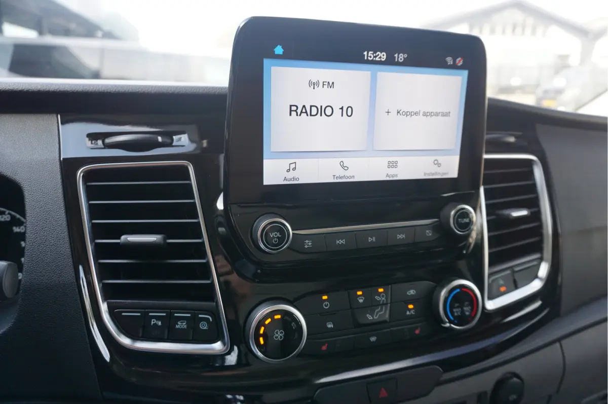 300S Active 130PK BPM VRIJ!! Airco, Cruise, Apple CP / Android Auto, 17" LM Velg!! NR. 219