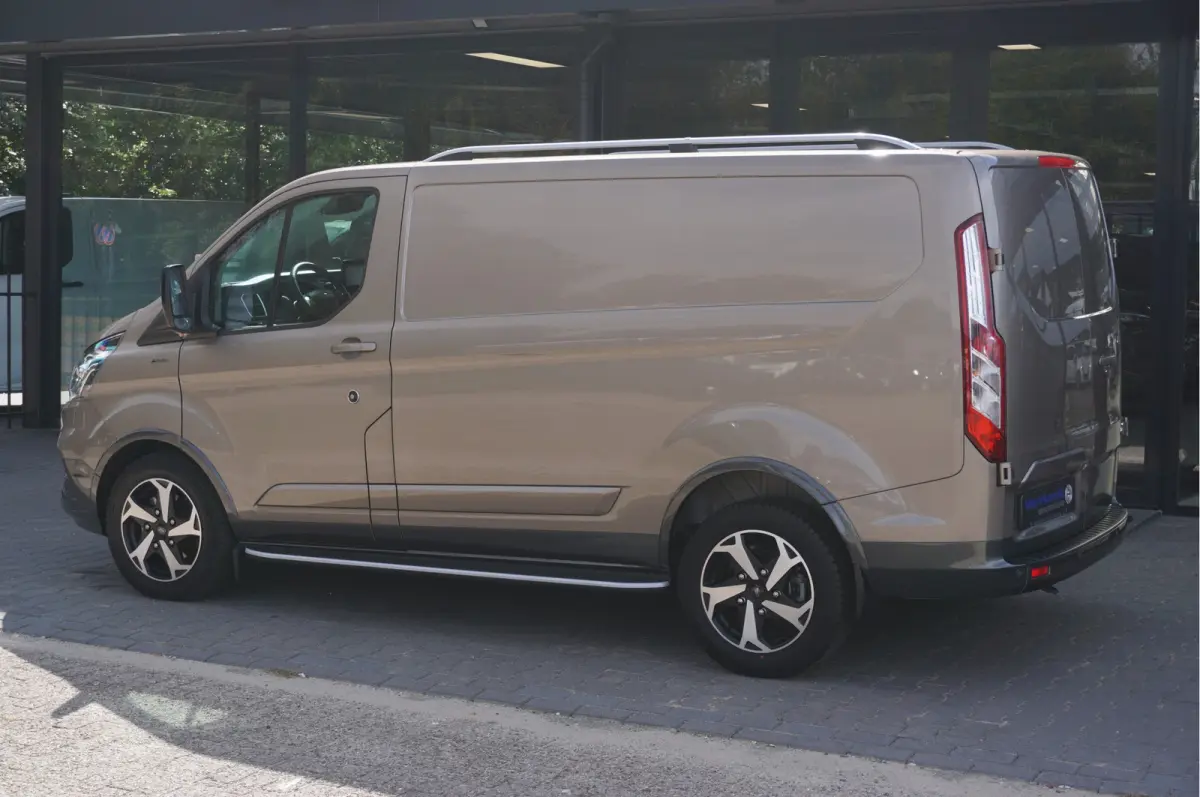 300S Active 130PK BPM VRIJ!! Airco, Cruise, Apple CP / Android Auto, 17" LM Velg!! NR. 219