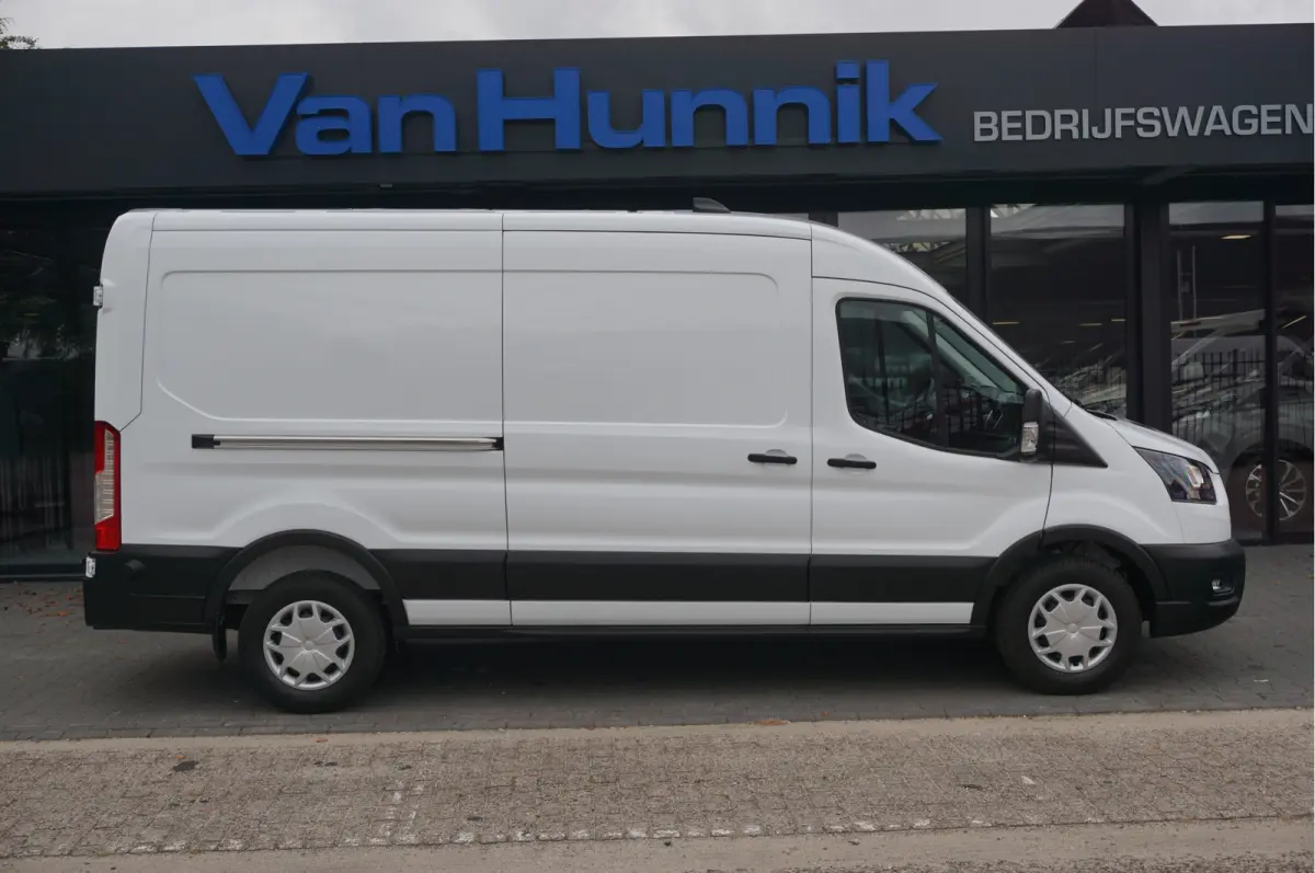 350L 130PK L3H2 Trend AUT BPM VRIJ!! Clima, 12" Sync 4 Navi, 270º deur, Trekhaak!! NR. 165