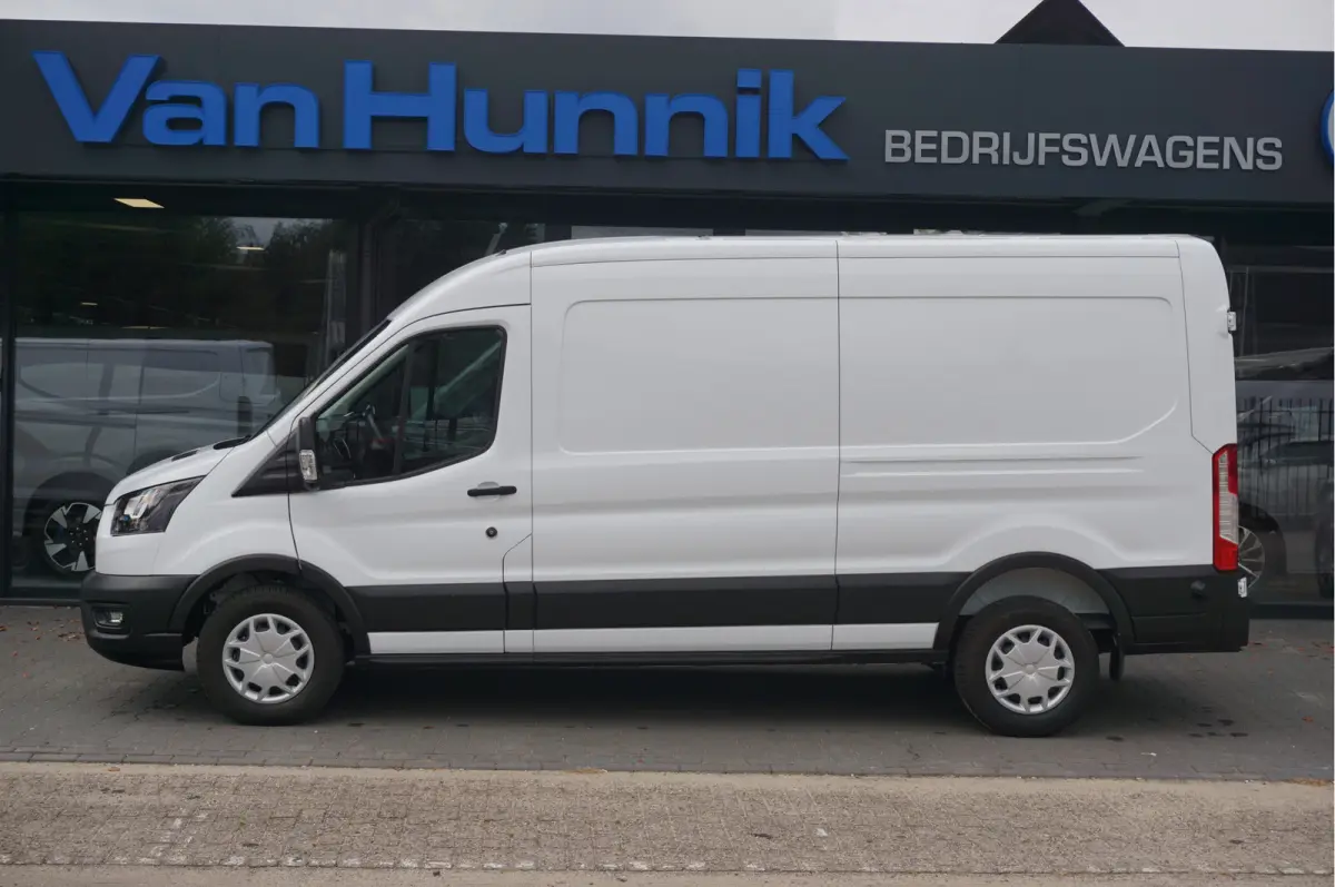350L 130PK L3H2 Trend AUT BPM VRIJ!! Clima, 12" Sync 4 Navi, 270º deur, Trekhaak!! NR. 165