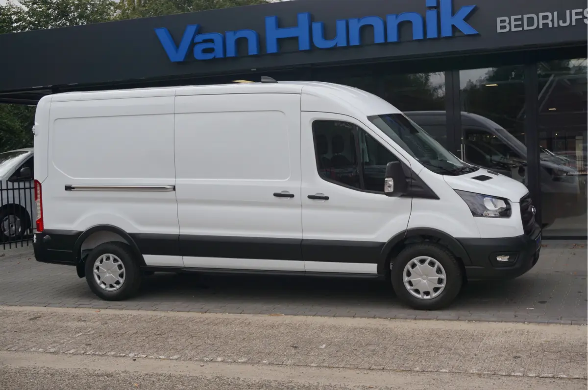350L 130PK L3H2 Trend AUT BPM VRIJ!! Clima, 12" Sync 4 Navi, 270º deur, Trekhaak!! NR. 165