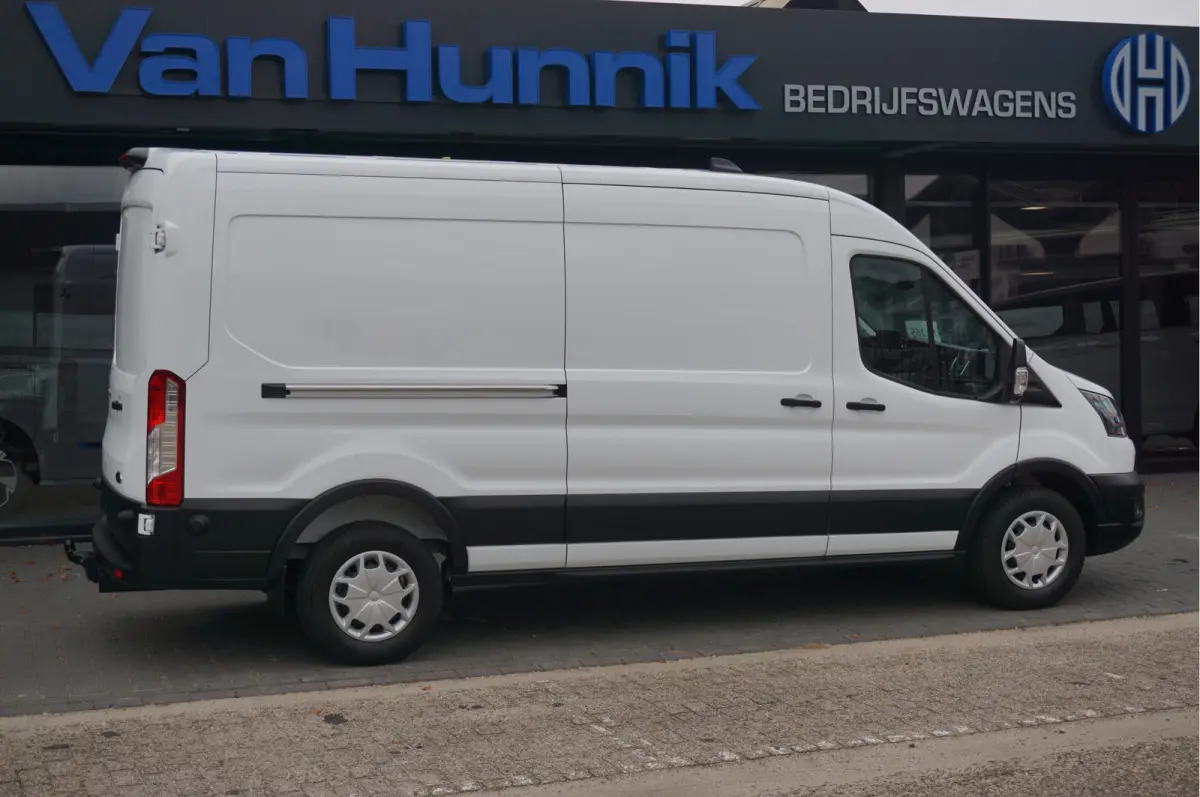 350L 130PK L3H2 Trend AUT BPM VRIJ!! Clima, 12" Sync 4 Navi, 270º deur, Trekhaak!! NR. 165