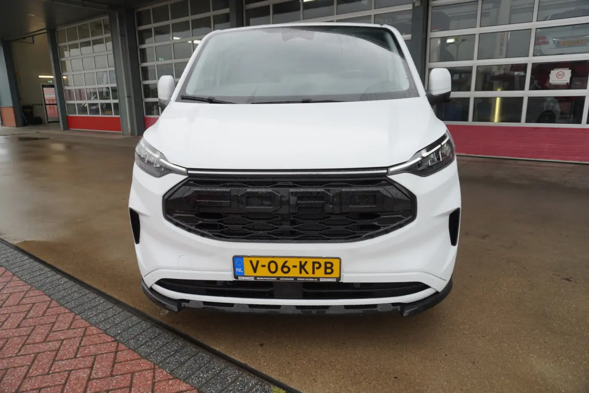 320L 2.0 TDCI 170PK L2H1 Limited DubbelCabine Automaat Schuifdeur L/R Nr. V093 | Airco | Adap.Cruise | Navi | 360 Camera / 19 inch LM Velgen DEMO