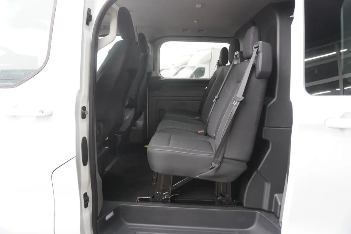 320L 2.0 TDCI 170PK L2H1 Limited DubbelCabine Automaat Schuifdeur L/R Nr. V093 | Airco | Adap.Cruise | Navi | 360 Camera / 19 inch LM Velgen DEMO
