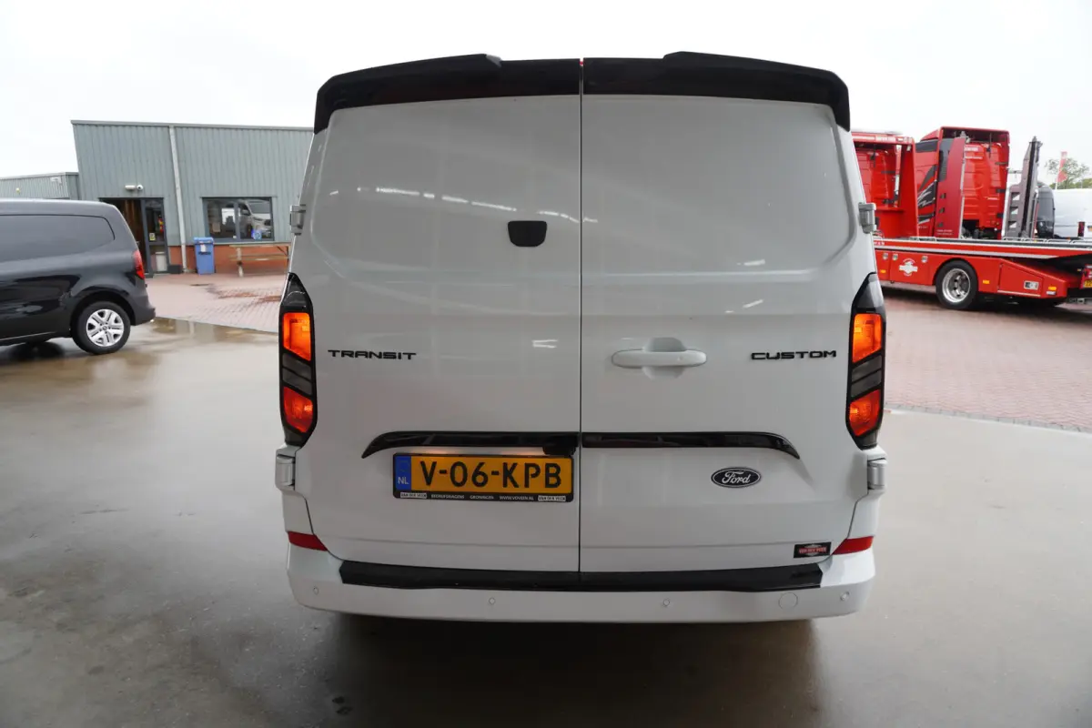 320L 2.0 TDCI 170PK L2H1 Limited DubbelCabine Automaat Schuifdeur L/R Nr. V093 | Airco | Adap.Cruise | Navi | 360 Camera / 19 inch LM Velgen DEMO