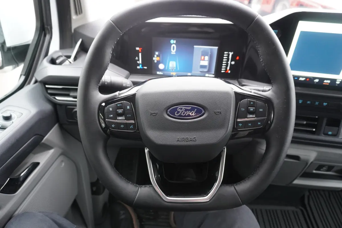 320L 2.0 TDCI 170PK L2H1 Limited DubbelCabine Automaat Schuifdeur L/R Nr. V093 | Airco | Adap.Cruise | Navi | 360 Camera / 19 inch LM Velgen DEMO