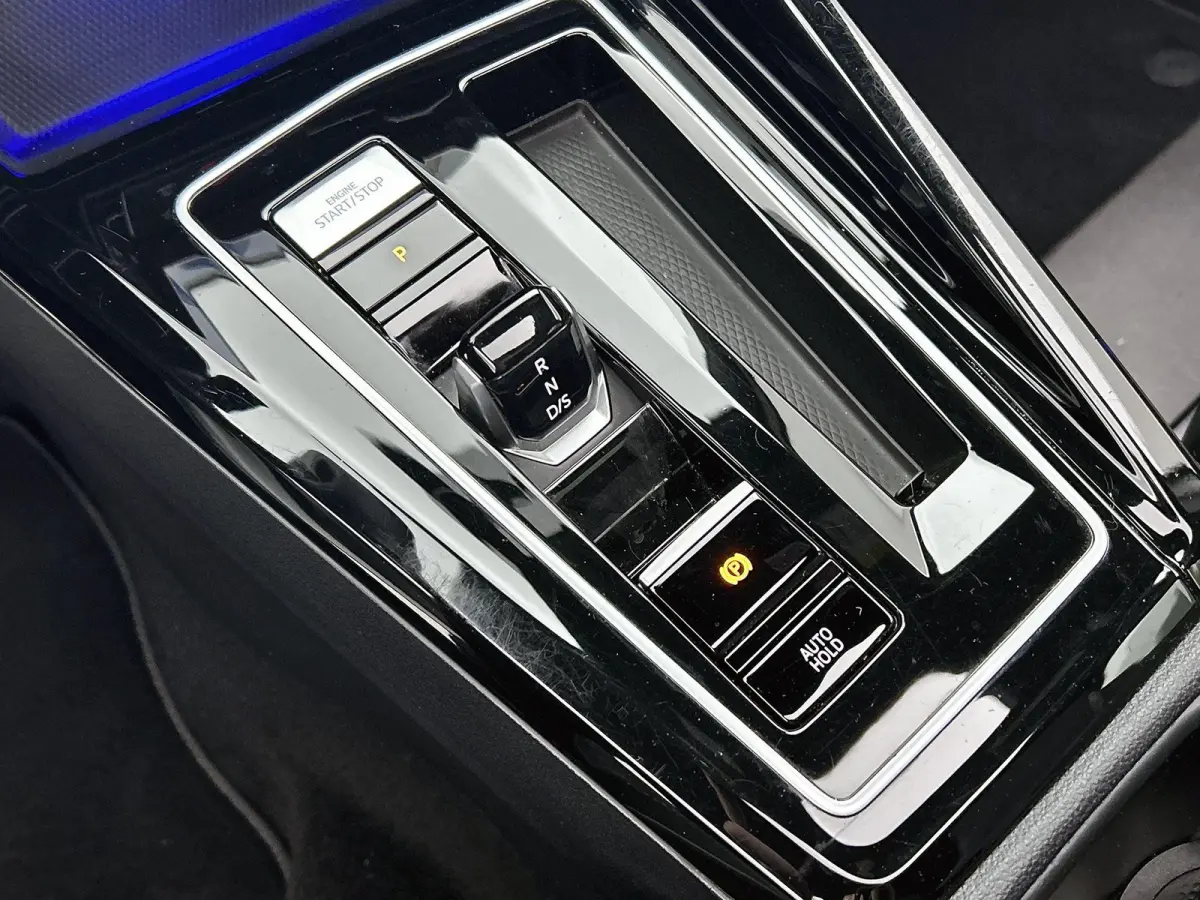 1.5 eTSI R-Line Business | Automaat | Panoramadak | Navigatie | Apple Carplay / Android Auto | IQ-Light | Sfeerverlichting | Lichtmetalen Velgen |