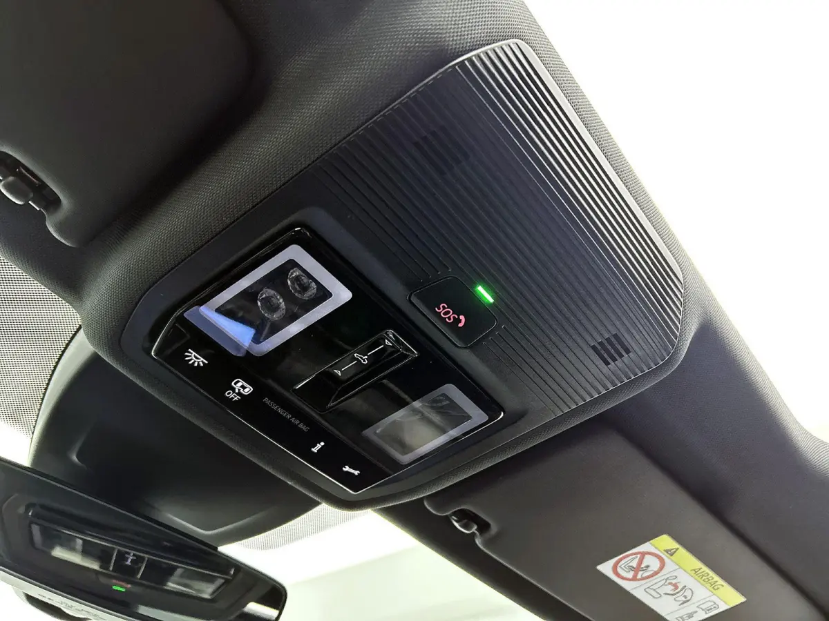 1.5 eTSI R-Line Business | Automaat | Panoramadak | Navigatie | Apple Carplay / Android Auto | IQ-Light | Sfeerverlichting | Lichtmetalen Velgen |