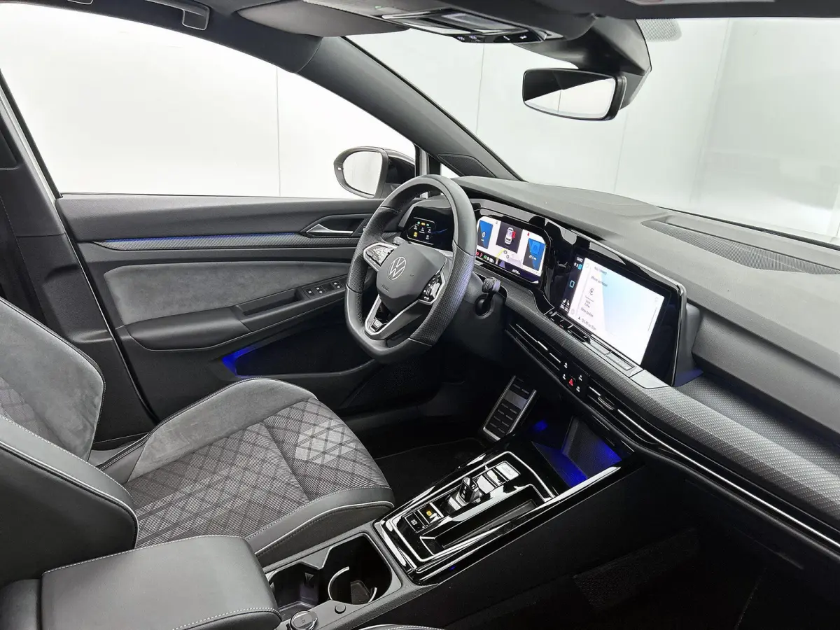 1.5 eTSI R-Line Business | Automaat | Panoramadak | Navigatie | Apple Carplay / Android Auto | IQ-Light | Sfeerverlichting | Lichtmetalen Velgen |
