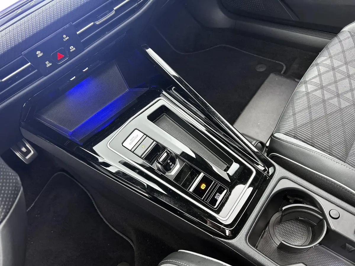 1.5 eTSI R-Line Business | Automaat | Panoramadak | Navigatie | Apple Carplay / Android Auto | IQ-Light | Sfeerverlichting | Lichtmetalen Velgen |