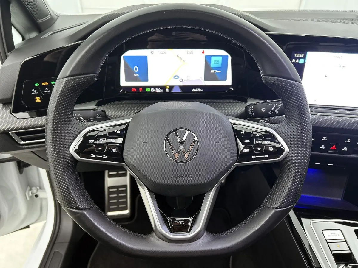 1.5 eTSI R-Line Business | Automaat | Panoramadak | Navigatie | Apple Carplay / Android Auto | IQ-Light | Sfeerverlichting | Lichtmetalen Velgen |
