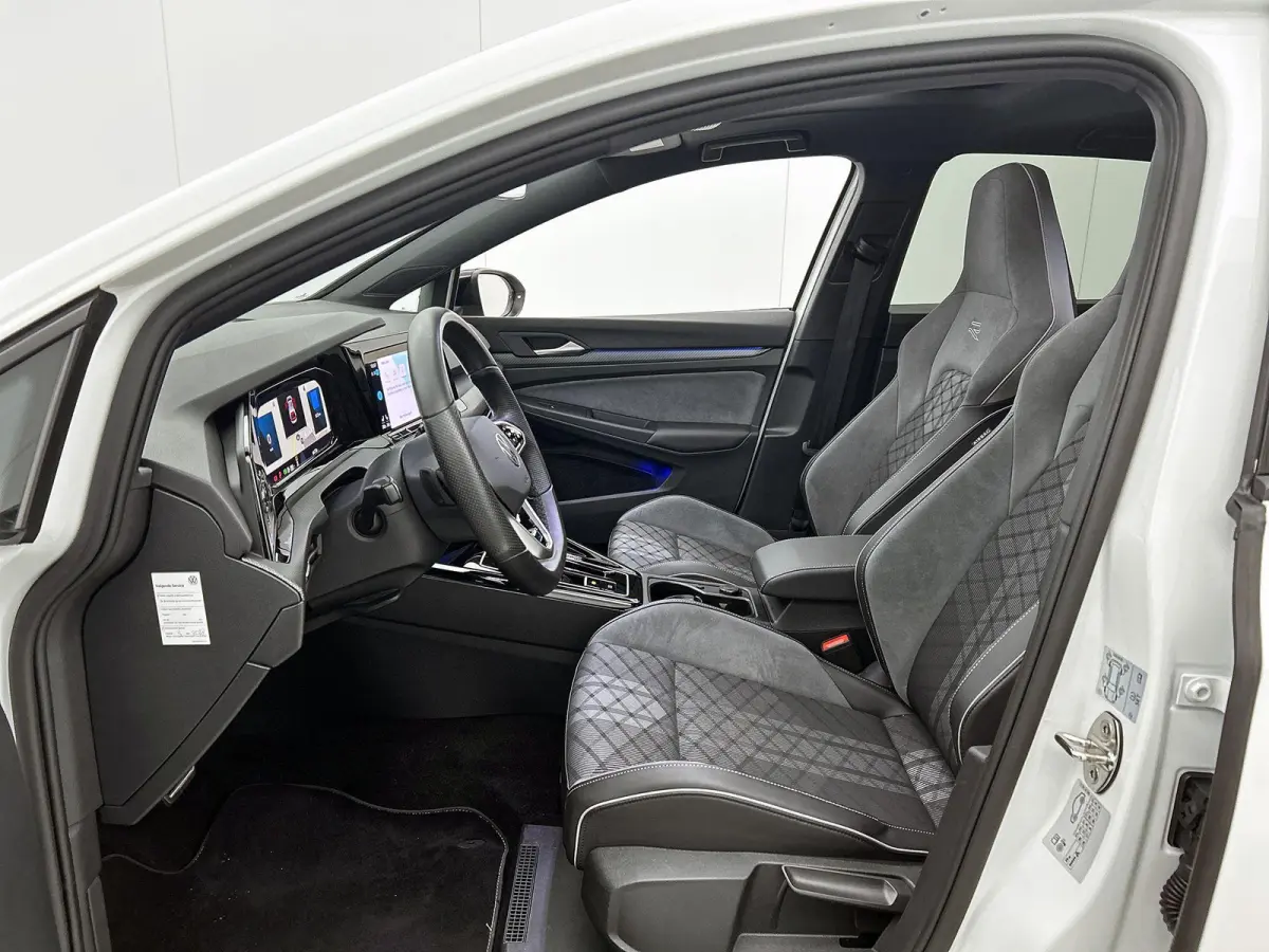 1.5 eTSI R-Line Business | Automaat | Panoramadak | Navigatie | Apple Carplay / Android Auto | IQ-Light | Sfeerverlichting | Lichtmetalen Velgen |