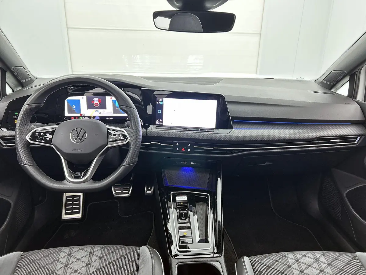 1.5 eTSI R-Line Business | Automaat | Panoramadak | Navigatie | Apple Carplay / Android Auto | IQ-Light | Sfeerverlichting | Lichtmetalen Velgen |